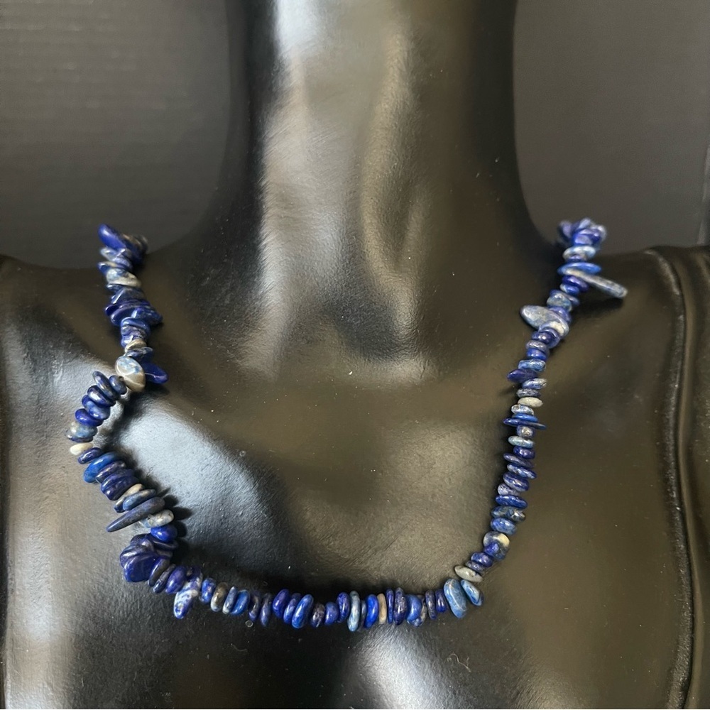 Lápiz lazuli beaded gold tone toggle necklace - Picture 1 of 5
